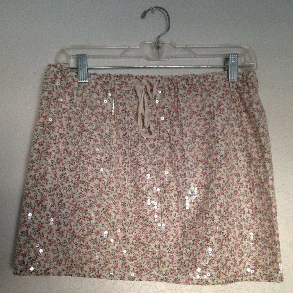Sparkled floral skirt